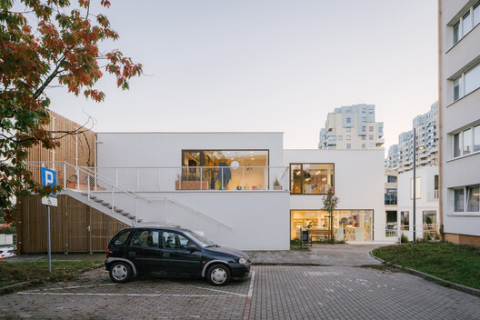 Widna Haven Community Center and Library / PB STUDIO + studiomania + IPA Ipreferanalog - Exterior Photography, Concrete