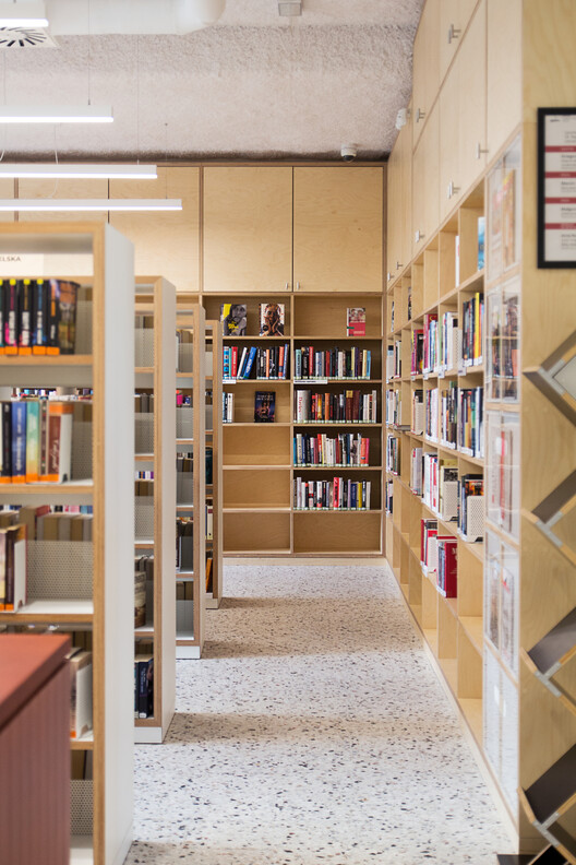 Widna Haven Community Center and Library / PB STUDIO + studiomania + IPA Ipreferanalog - Interior Photography, Closet, Shelving