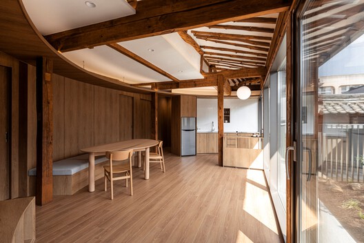Boundary Residence / cmm architects - Interior Photography, Kitchen, Wood, Beam, Deck