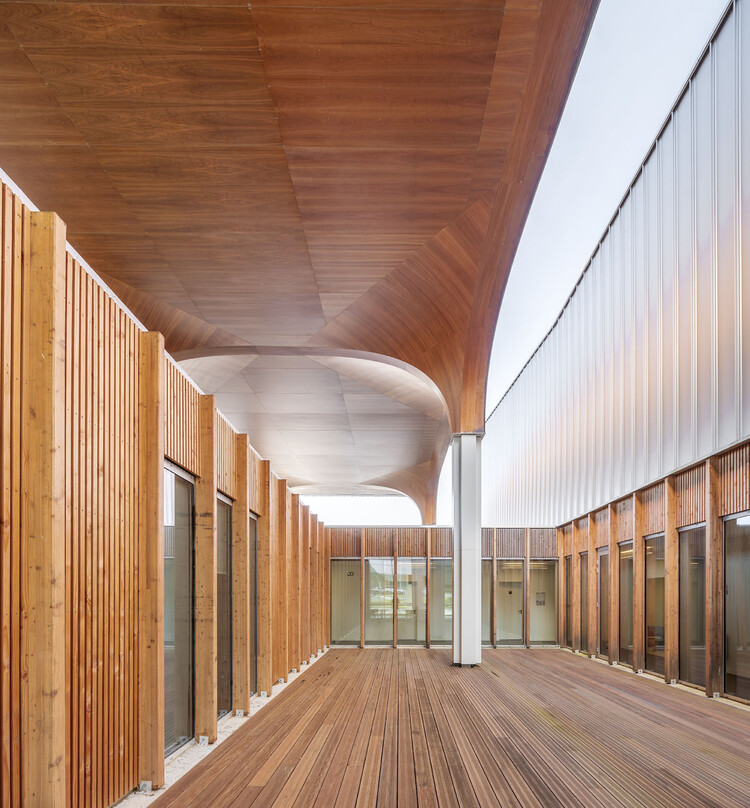 多维尔圣加蒂安德布瓦客运站 / Ferrier Marchetti Studio - 4 的图像 12