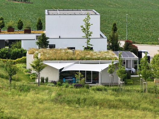 Rdom 2 House / Šercel Švec - Exterior Photography, Garden