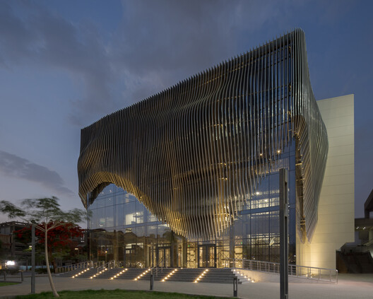 Ain Shams University Campus Main Theater / El-Maghraby Design House + Prof. Dr. Gamal El-Kholy - Exterior Photography