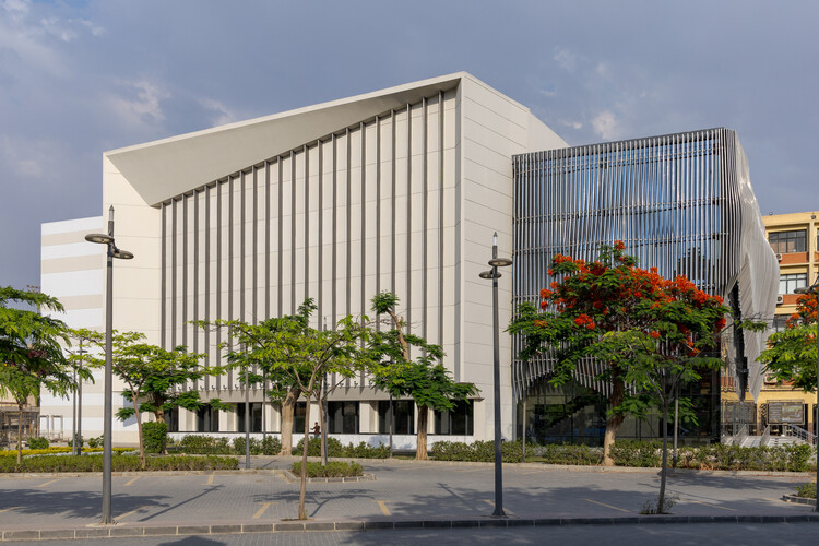 Ain Shams University Campus Main Theater / El-Maghraby Design House + Prof. Dr. Gamal El-Kholy - Image 1 of 44