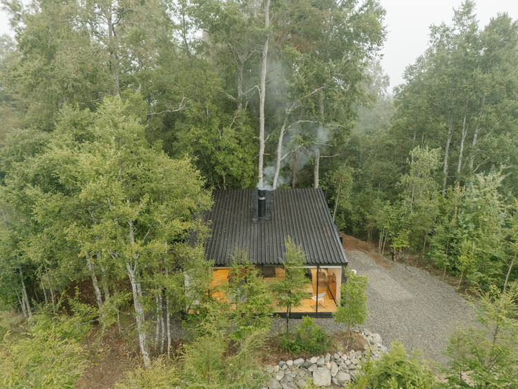 Shelter S01 / Hebra Arquitectos - Fotografía exterior, Madera, Bosque