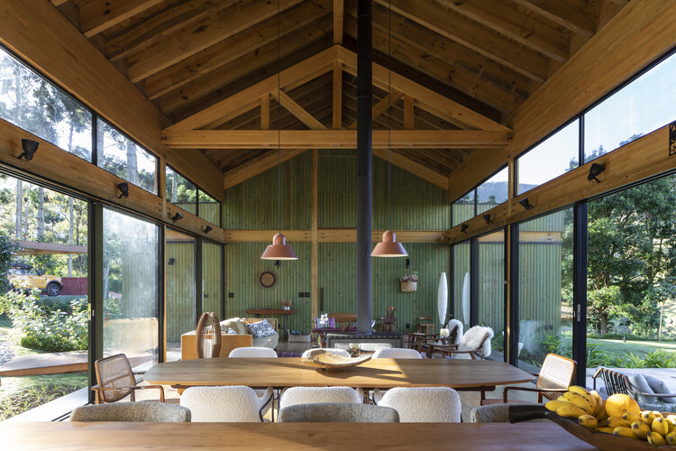 Sítio Vale Verde / Bruschini Arquitetura - Fotografía interior, Sala de estar, Madera, Fijación Vigas, Sillas