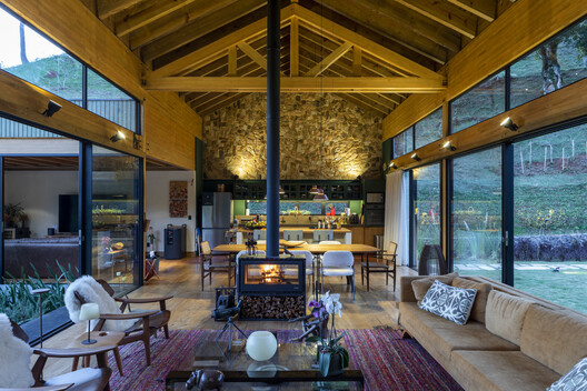 Sítio Vale Verde / Bruschini Arquitetura - Fotografía interior, Sala de estar, Madera, Sillas, Fijación Vigas