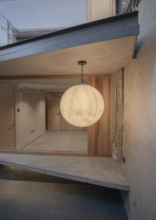 Longhouse in Beijing Hutong / Jin Lei - Interior Photography