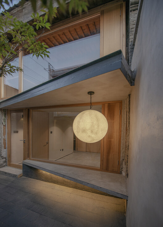 Longhouse in Beijing Hutong / Jin Lei - Interior Photography, Wood