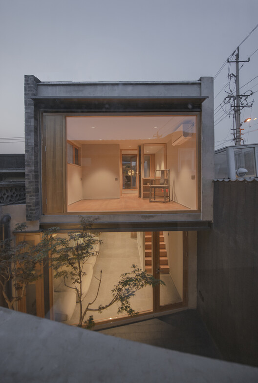 Longhouse in Beijing Hutong / Jin Lei - Image 2 of 40
