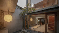 Longhouse in Beijing Hutong / Jin Lei