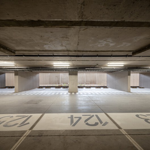 252 Marathon Apartamentos / COMUN + [TAA] Taller de Arquitectos Asociados - Imagen 16 de 27