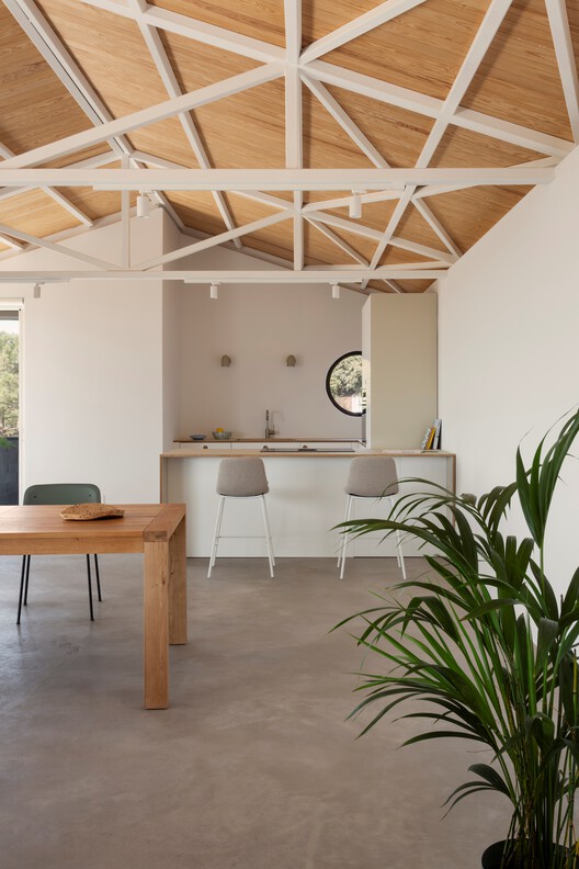 The Grasshome / EME157 Estudio de Arquitectura - Fotografía interior, Madera, Sillas, Fijación Vigas