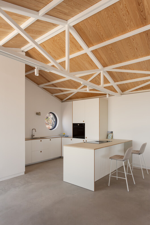 The Grasshome / EME157 Estudio de Arquitectura - Fotografía interior, Cocina, Madera, Fijación Vigas