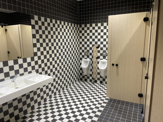 (S)pace Pariselle Educational Building / Architecture Patrick Mauger + D’HOUNDT+BAJART architectes&associés - Interior Photography, Bathroom, Toilet, Sink