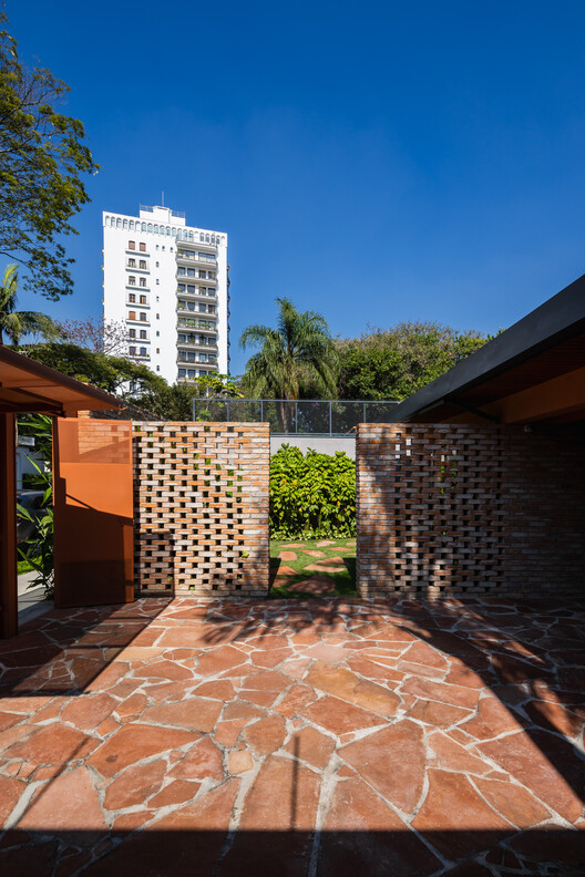 Casa da Sabrina e do Guto / Goiva - Fotografia de Exterior, Jardim, Aido