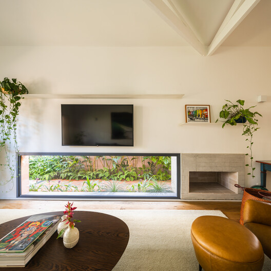 Casa da Sabrina e do Guto / Goiva - Fotografia de Interiores, Sala de Estar, Madeira, Sofá, Iluminação