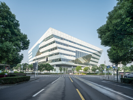 From Expansion to Enhancement: Shanghai's Urban Development Framework - Image 2 of 33