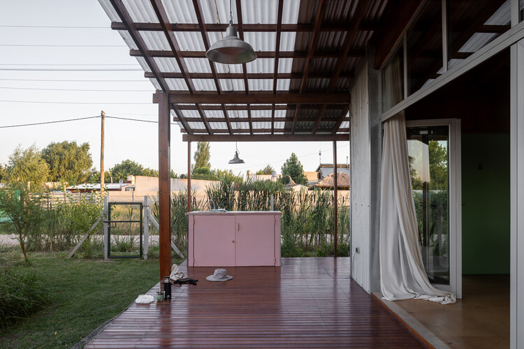 Casa Ona / Juliana Mondinalli - Franco Palacios Beltran - Fotografía interior, Jardín, Fijación Vigas, Patio interior, Terraza