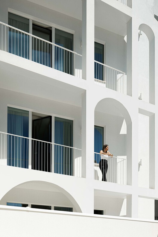 Edifício Residencial Vila Catarina / MASSLAB - Fotografia de Interiores, Balcão