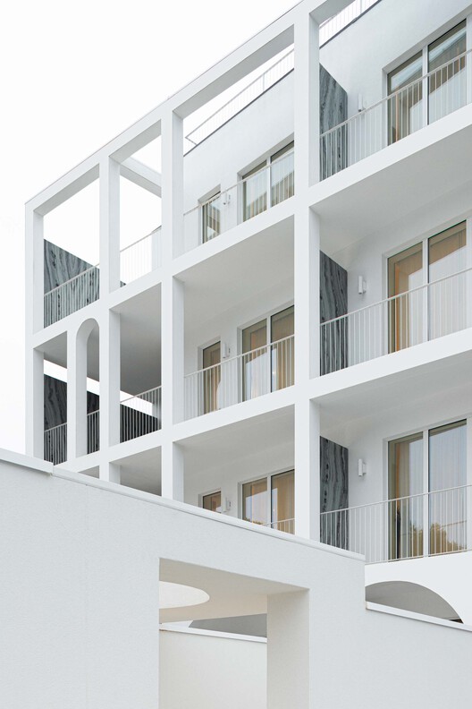 Edifício Residencial Vila Catarina / MASSLAB - Fotografia de Interiores, Balcão