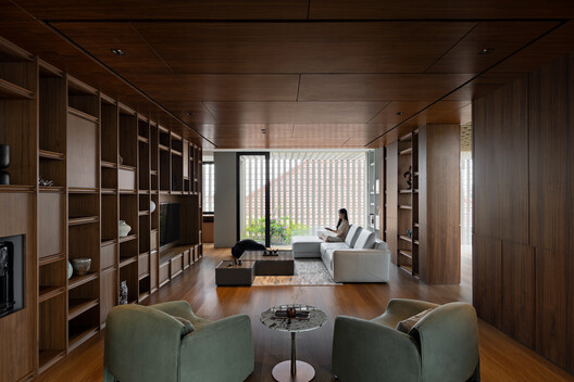 The Steric Spes House / Gets Architects - Interior Photography, Living Room, Wood, Sofa, Chair, Table, Shelving