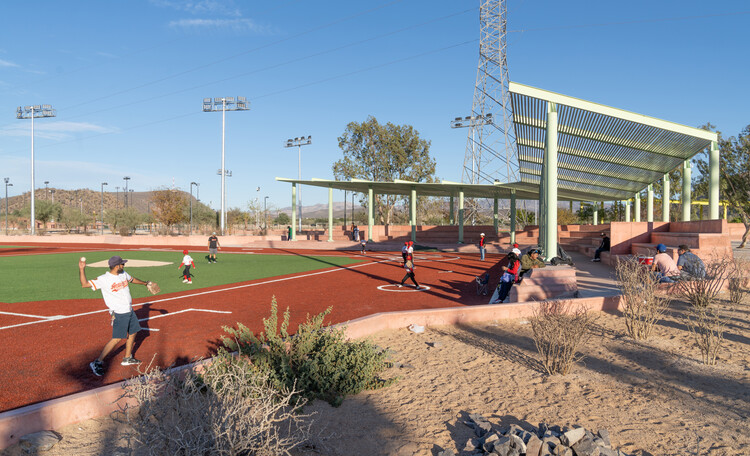 Masterplan & Conjunto Deportivo La Paz / CCA | Bernardo Quinzaños - Fotografía exterior