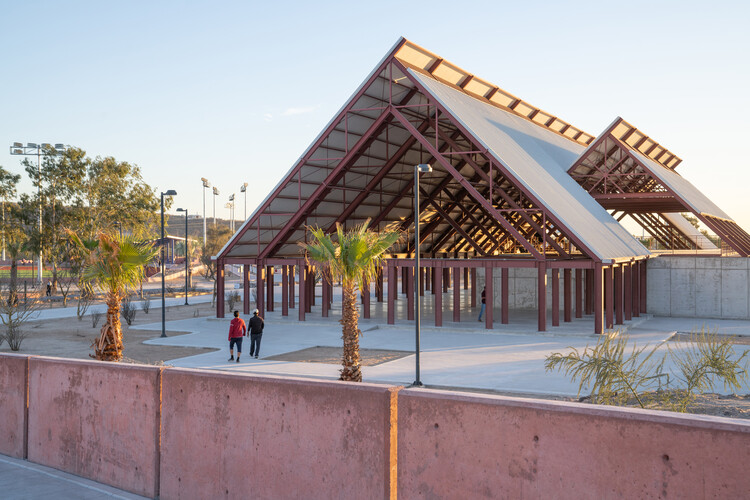 Masterplan & Conjunto Deportivo La Paz / CCA | Bernardo Quinzaños - Fotografía exterior, Fijación Vigas