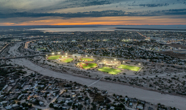 Masterplan & Conjunto Deportivo La Paz / CCA | Bernardo Quinzaños - Imagen 19 de 30