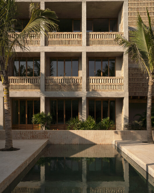 HOTEL HUMANO / Jorge Hernández de la Garza  - Fotografía exterior
