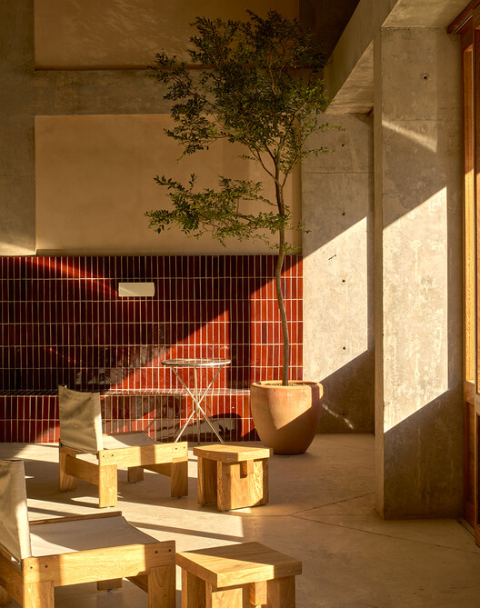 HOTEL HUMANO / Jorge Hernández de la Garza - Fotografía interior, Madera, Concreto