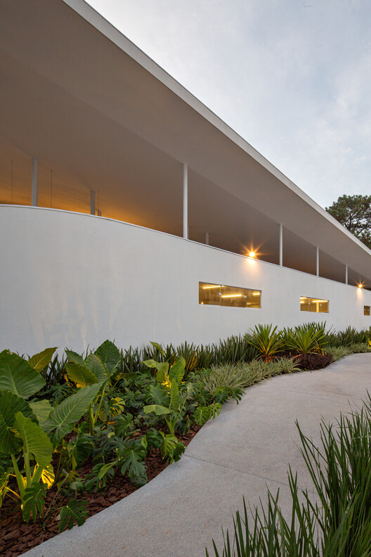 Pavilhão Tess / Estúdio Leonardo Zanatta - Imagem 5 de 23