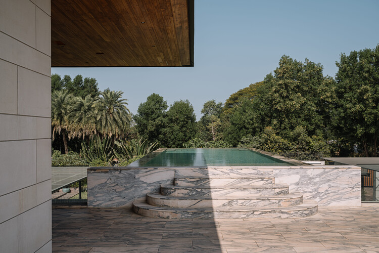 Casa Anand / Hiren Patel Architect Design - Imagem 21 de 28