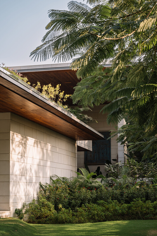 Anand Home / Hiren Patel Architect Design - Exterior Photography, Garden
