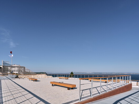  Fortaleza de Seddülbahir / KOOP Architects + AOMTD - Fotografía exterior, Costa, Barandas