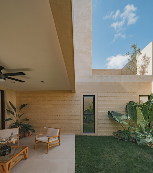 Casa ¨Eterna¨ / TARA Arquitectura - Fotografía exterior