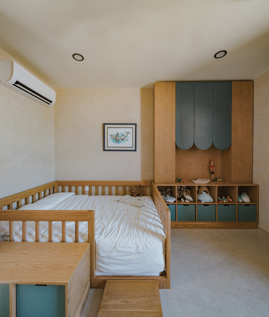 Casa ¨Eterna¨ / TARA Arquitectura - Fotografía interior, Dormitorio, Madera, Iluminación, Camas, Estanterías