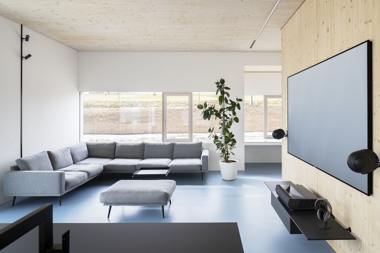 Rdom 2 之家 / Šercel Švec - 室内图, 起居室, 沙发, 椅子