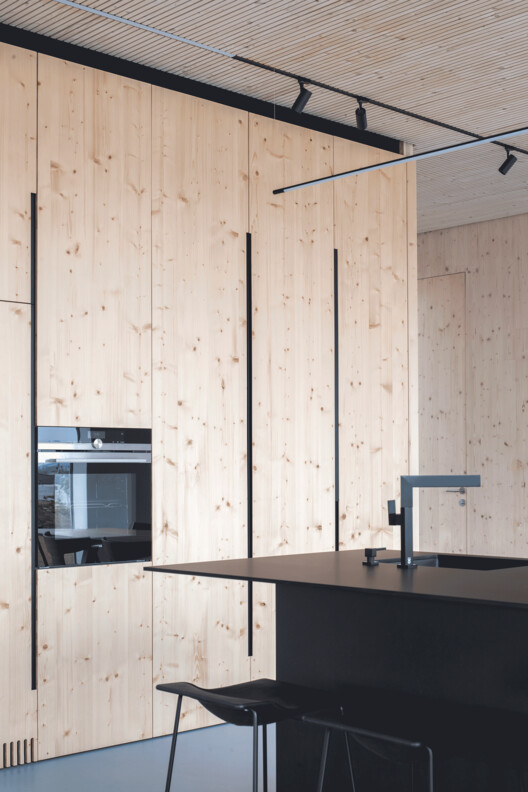 Rdom 2 House / Šercel Švec - Interior Photography, Kitchen, Wood