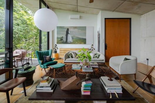 Casa de la selva / Choo Gim Wah Architect - Fotografía interior, Sala de estar, Sillones, Mesas, Iluminación, Sillas