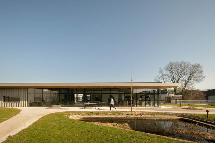 Sede da Aluned / HA-HA Design & Development - Imagem 1 de 18