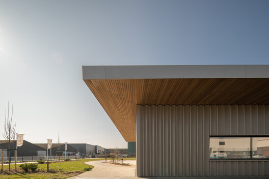 Sede da Aluned / HA-HA Design & Development - Fotografia de Exterior
