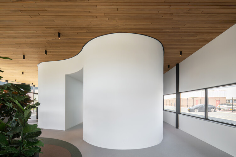 Sede da Aluned / HA-HA Design & Development - Fotografia de Interiores, Madeira, Iluminação