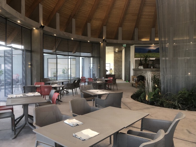 Halala Kella Lodge / RAAS Architects - Fotografía interior, Sillas, Vidrio