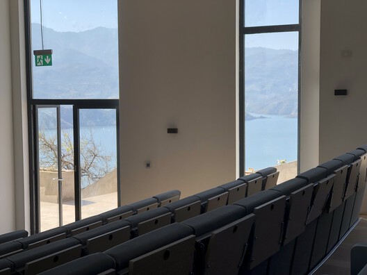 Halala Kella Lodge / RAAS Architects - Fotografía interior, Sala de estar, Sillas