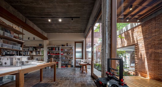  Kunst Ayutthaya 集合空间 / BodinChapa Architects - 室内图, 木头, 隔断, 梁