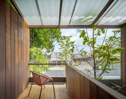  Kunst Ayutthaya 集合空间 / BodinChapa Architects - 室内图, 木头, 阳台