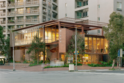Apricity Development Brand Headquarters / Soar Design Studio + Ray Architects - Image 25 of 29