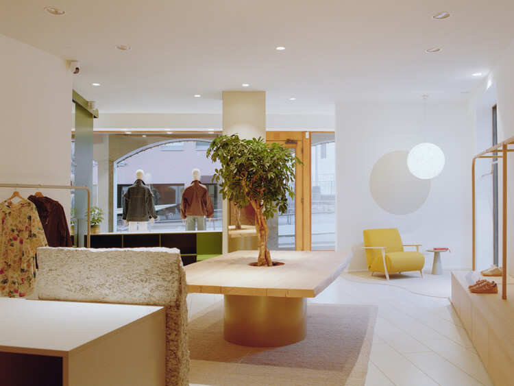 Diciassette Clothing Store / RdN studio - Interior Photography