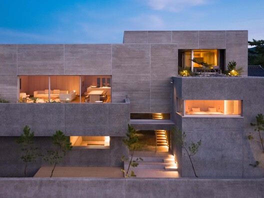 House on the Rias Coast / no.10 NOMURA Co., Ltd. - Exterior Photography, Concrete