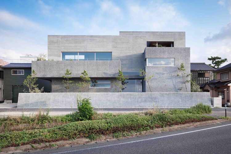 House on the Rias Coast / no.10 NOMURA Co., Ltd. - Exterior Photography, Concrete